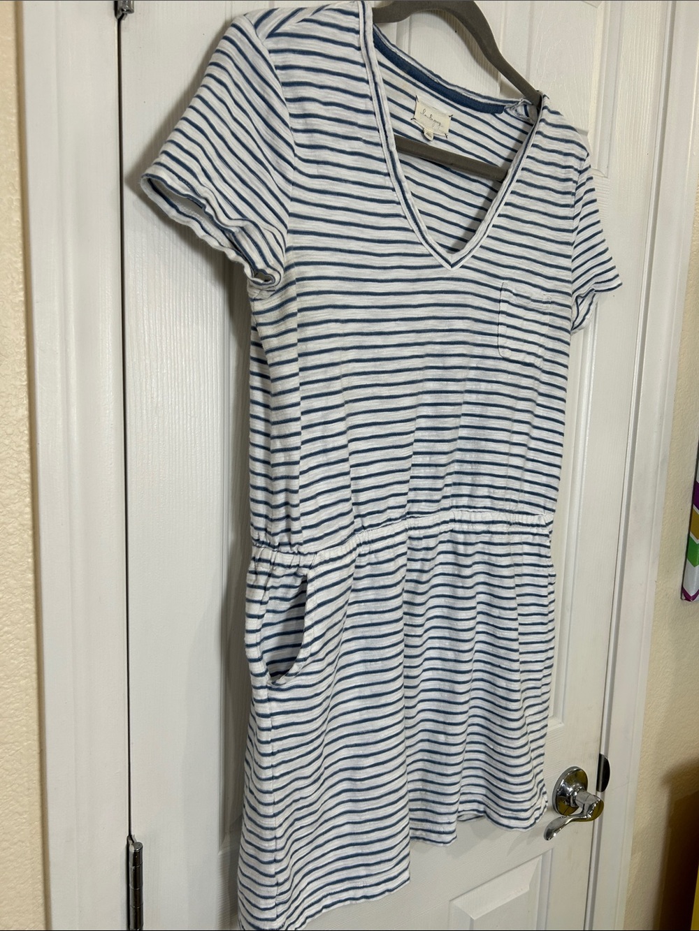 Lou & Grey Striped V-Neck Pocket T-Shirt Dress Elastic Waist Medium Blue White - Picture 6 of 10